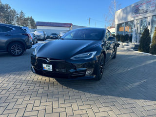 Tesla Model X foto 2