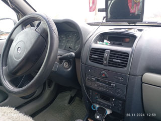 Renault Clio foto 8