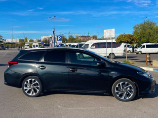 Toyota Auris фото 5