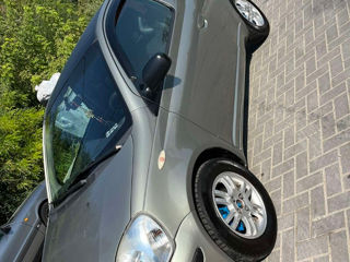 Toyota Yaris foto 1