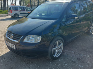 Volkswagen Touran foto 5