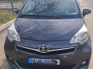 Toyota Verso-S foto 1