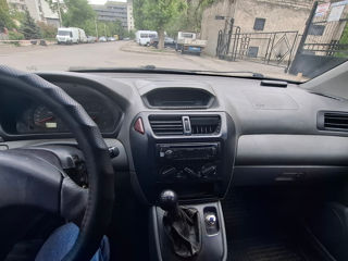 Mitsubishi Space Runner foto 6