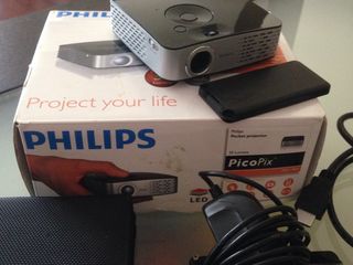mini LED proiector Philips PicoPix PPX 1430 , 290 gr, lampa 20000 ore, batereia 2ore , usb player foto 1