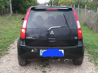 Mitsubishi Colt foto 3