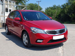 KIA Ceed foto 2