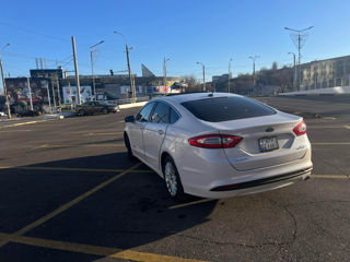 Ford Fusion foto 2