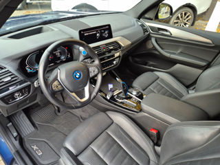 BMW iX3 foto 8