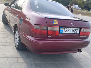 Toyota Carina foto 3