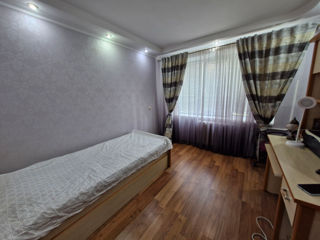 Apartament cu 3 camere, 70 m², Botanica, Chișinău foto 7