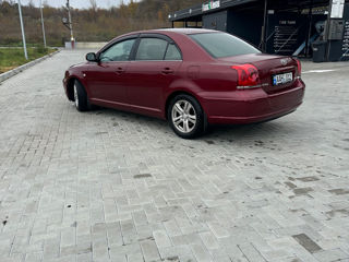 Toyota Avensis foto 3