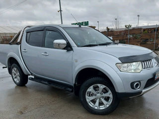 Mitsubishi L200 foto 2