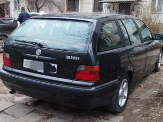 BMW 3 Series Touring фото 4