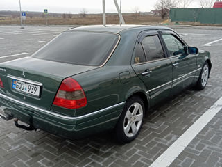 Mercedes C-Class foto 5