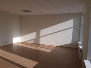 Oficii in sectorul Ciocana, 30 - 40 m2, prima linie foto 4