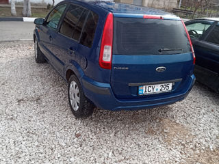 Ford Fusion foto 2