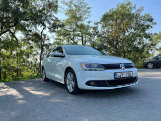 Volkswagen Jetta foto 1