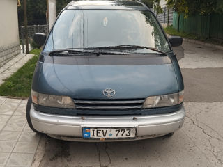 Toyota Previa foto 2