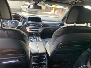 BMW 7 Series foto 8