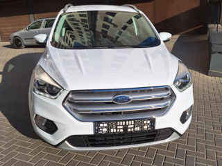 Ford Kuga foto 1