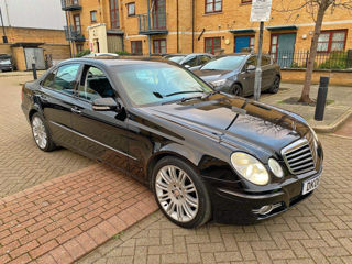 Mercedes E-Class foto 1