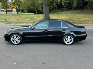 Mercedes E-Class foto 1