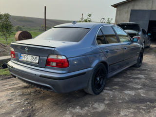 BMW 5 Series foto 2