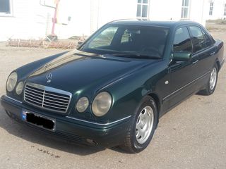 Mercedes E Class foto 1