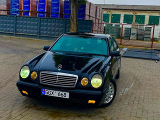 Mercedes E-Class foto 3