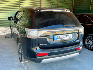 Mitsubishi Outlander foto 3