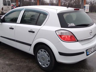 Opel Astra foto 2