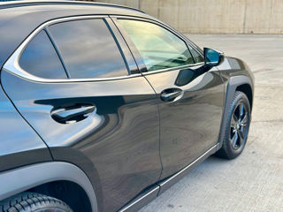 Lexus UX foto 3