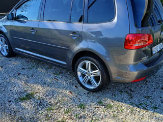 Volkswagen Touran foto 5