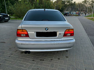 BMW 5 Series foto 7