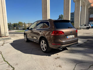 Volkswagen Touareg foto 1