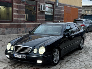 Mercedes E-Class foto 3