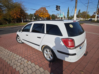 Opel Astra foto 2