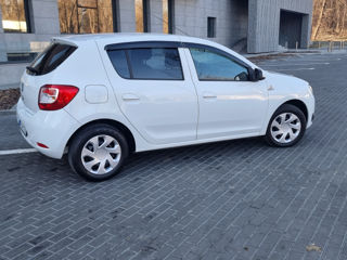 Dacia Sandero foto 2