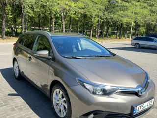 Toyota Auris foto 1