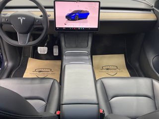 Tesla Model Y foto 7