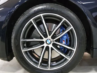 BMW 5 Series foto 3