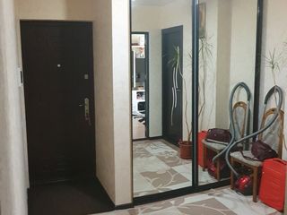 Apartament cu 2 camere, 65 m², Botanica, Chișinău foto 2