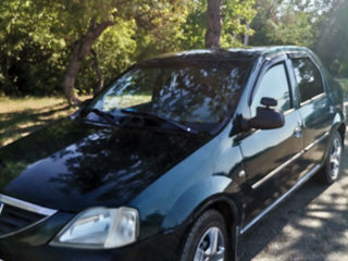 Dacia Logan foto 1