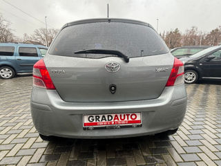 Toyota Yaris foto 7