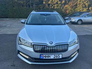 Skoda Superb foto 2