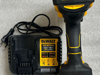 Ударный гайковерт DeWalt DCF900P2T foto 4