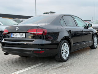 Volkswagen Jetta foto 3