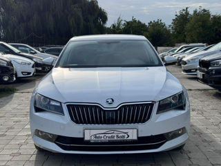 Skoda Superb foto 2