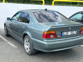 BMW 5 Series foto 10