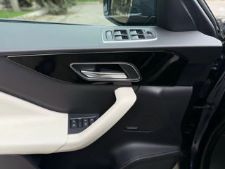 Jaguar F-PACE foto 10